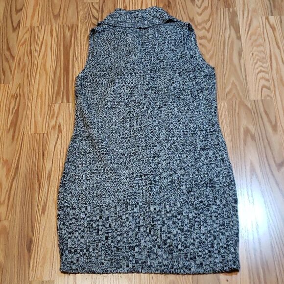 Long Open Sweater Vest - Picture 4 of 5